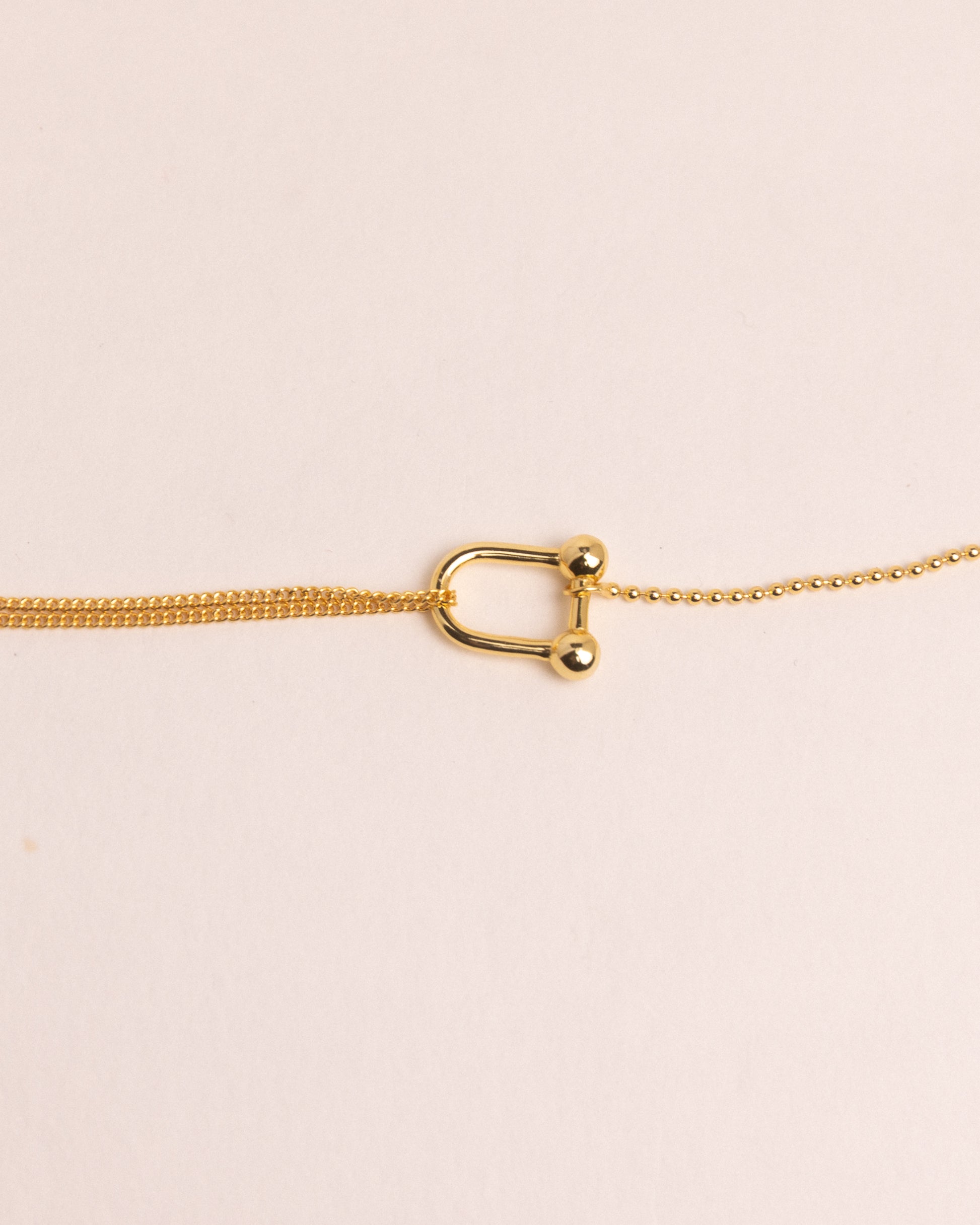 STIRRUP PENDANT NECKLACE