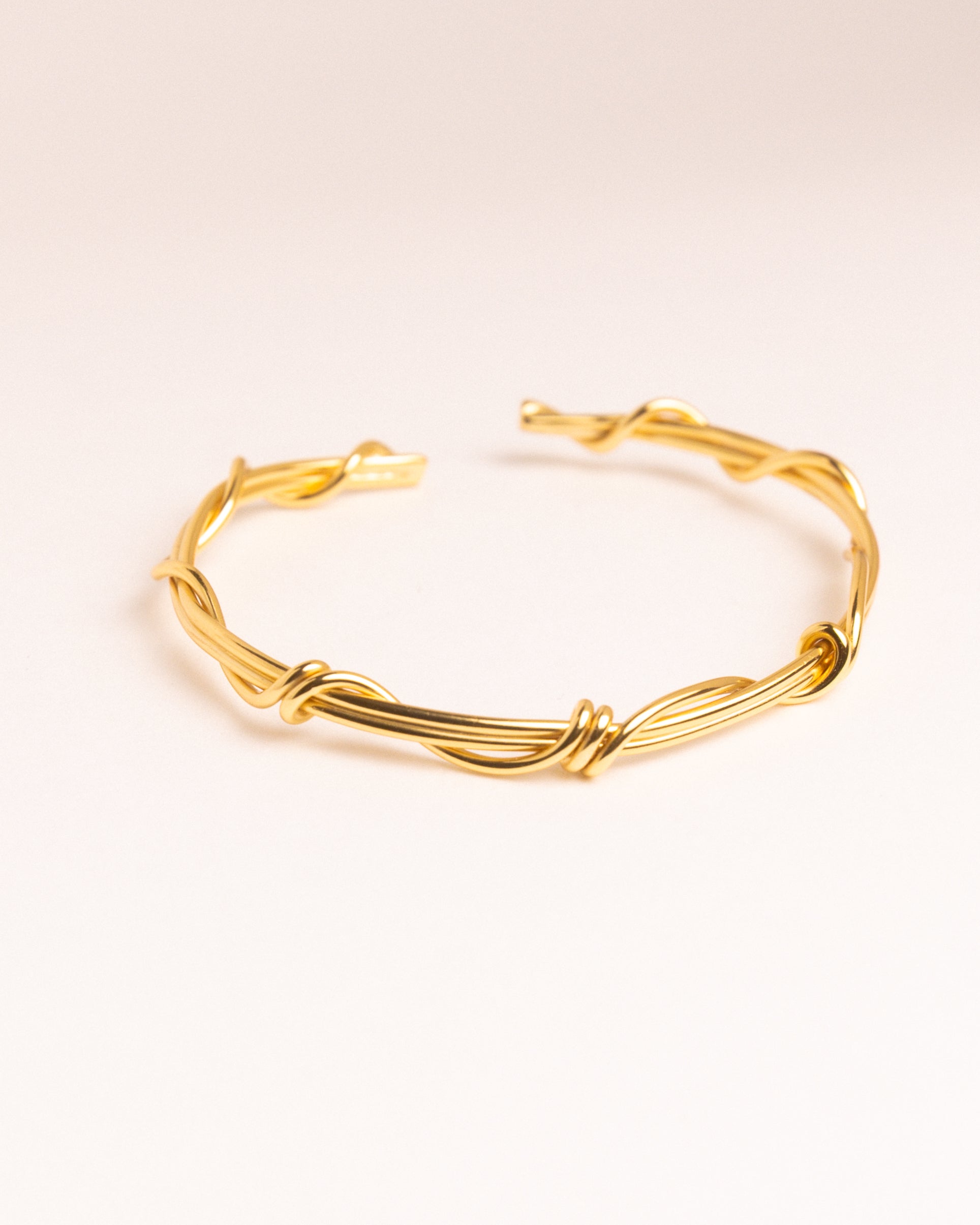 ENTANGLED ARMREIFEN